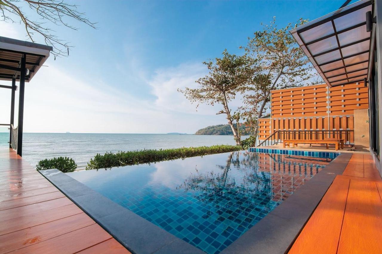 Phuket Koh Sirey Beachfront Pool Villa מראה חיצוני תמונה