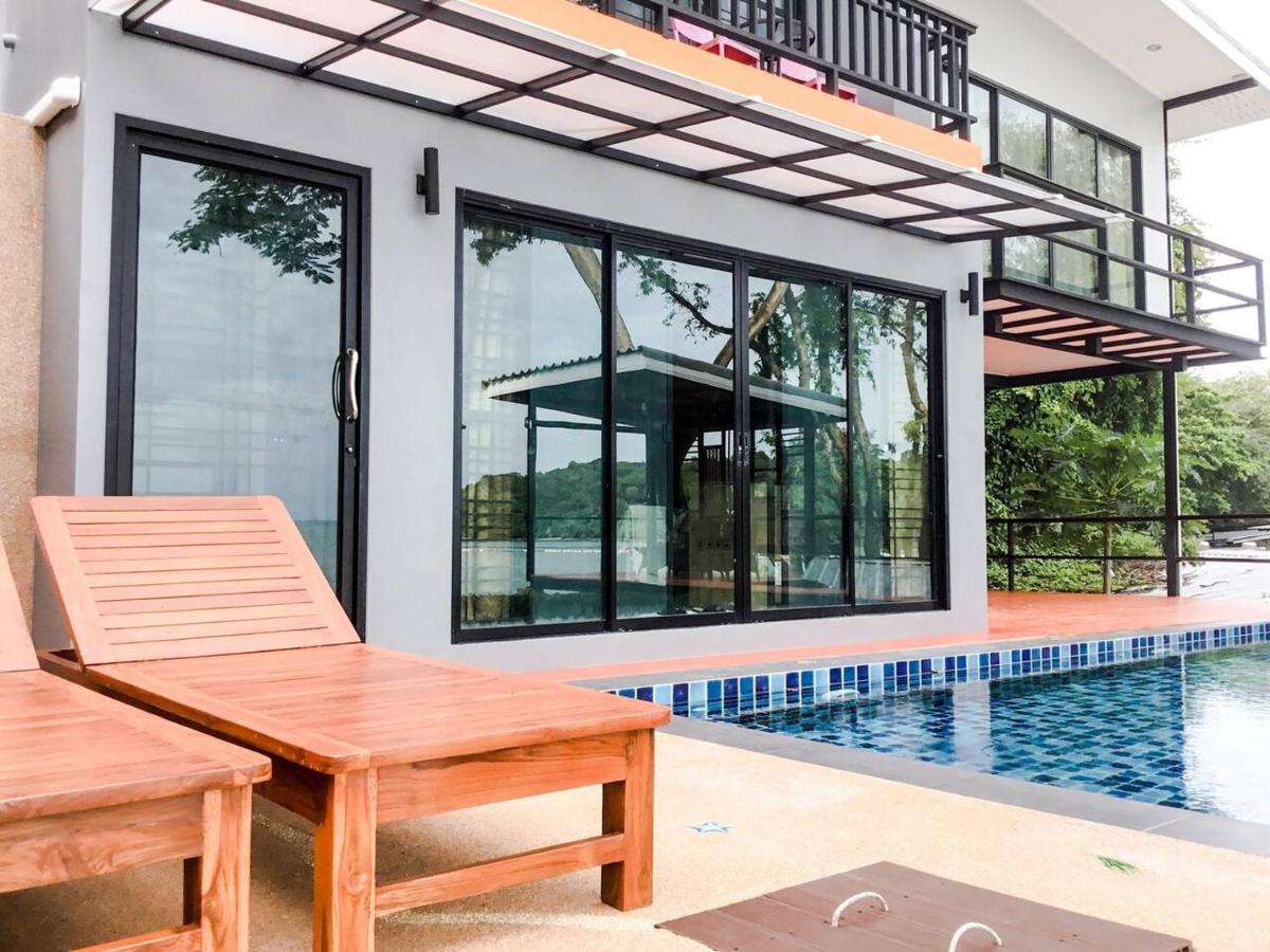 Phuket Koh Sirey Beachfront Pool Villa מראה חיצוני תמונה