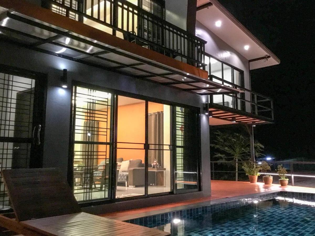 Phuket Koh Sirey Beachfront Pool Villa מראה חיצוני תמונה