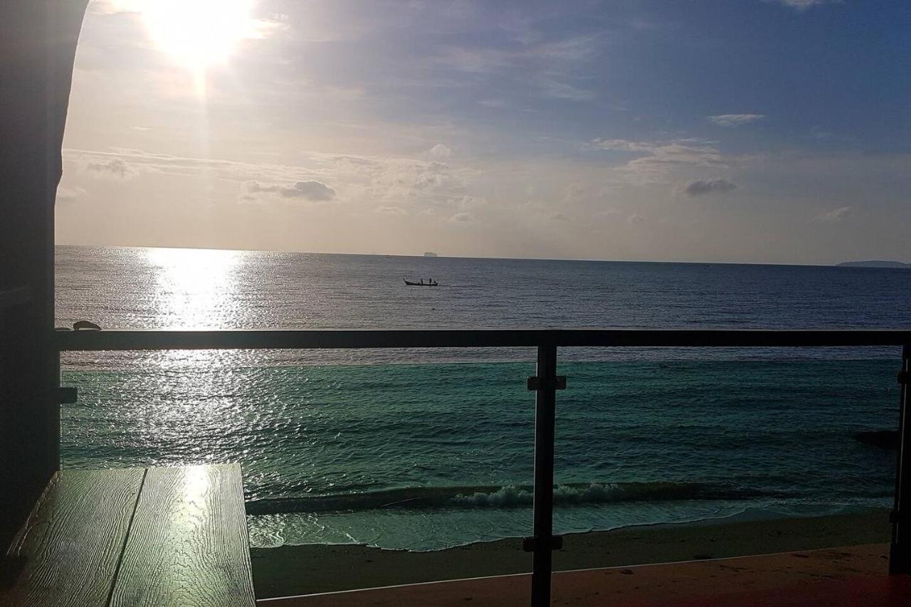 Phuket Koh Sirey Beachfront Pool Villa מראה חיצוני תמונה